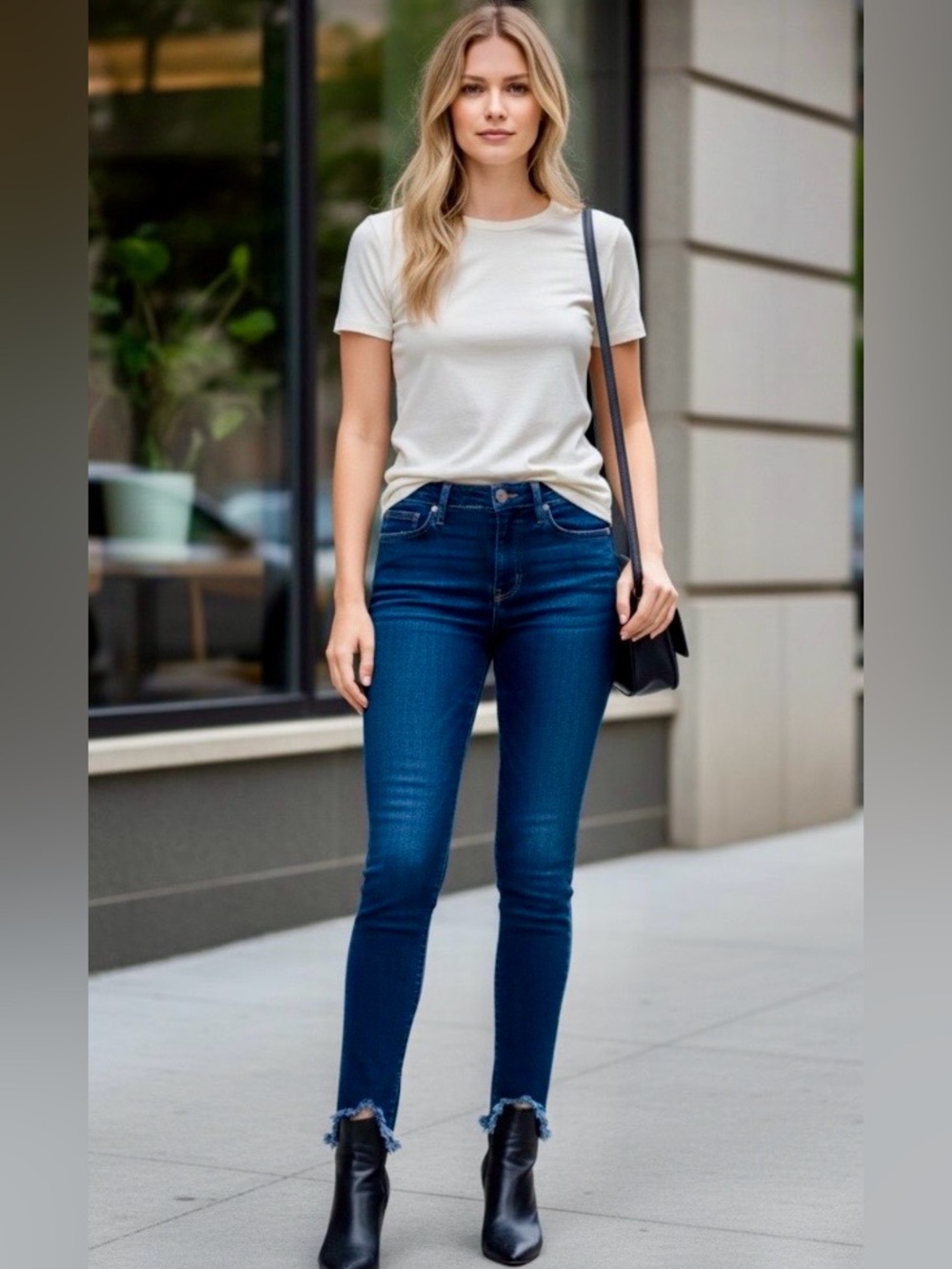 FRAME Le Skinny de Jeanne Stagger Step Hem Jeans Size 27